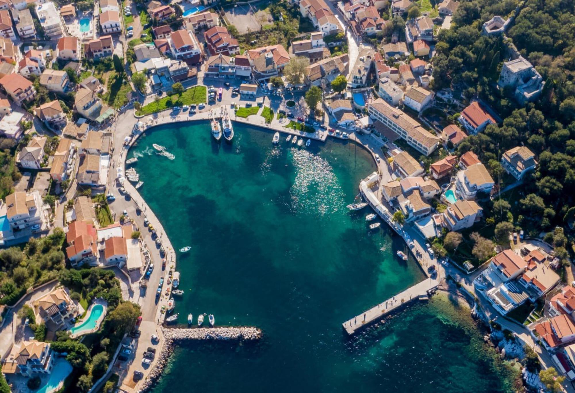 Kassiopi Piazza Suites Ngoại thất bức ảnh